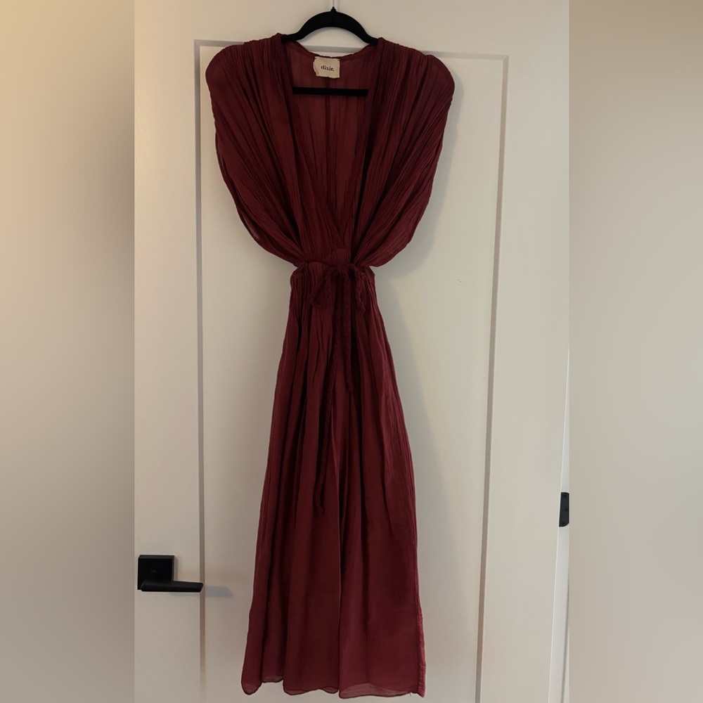 Elegant Burgundy Maxi Dress
